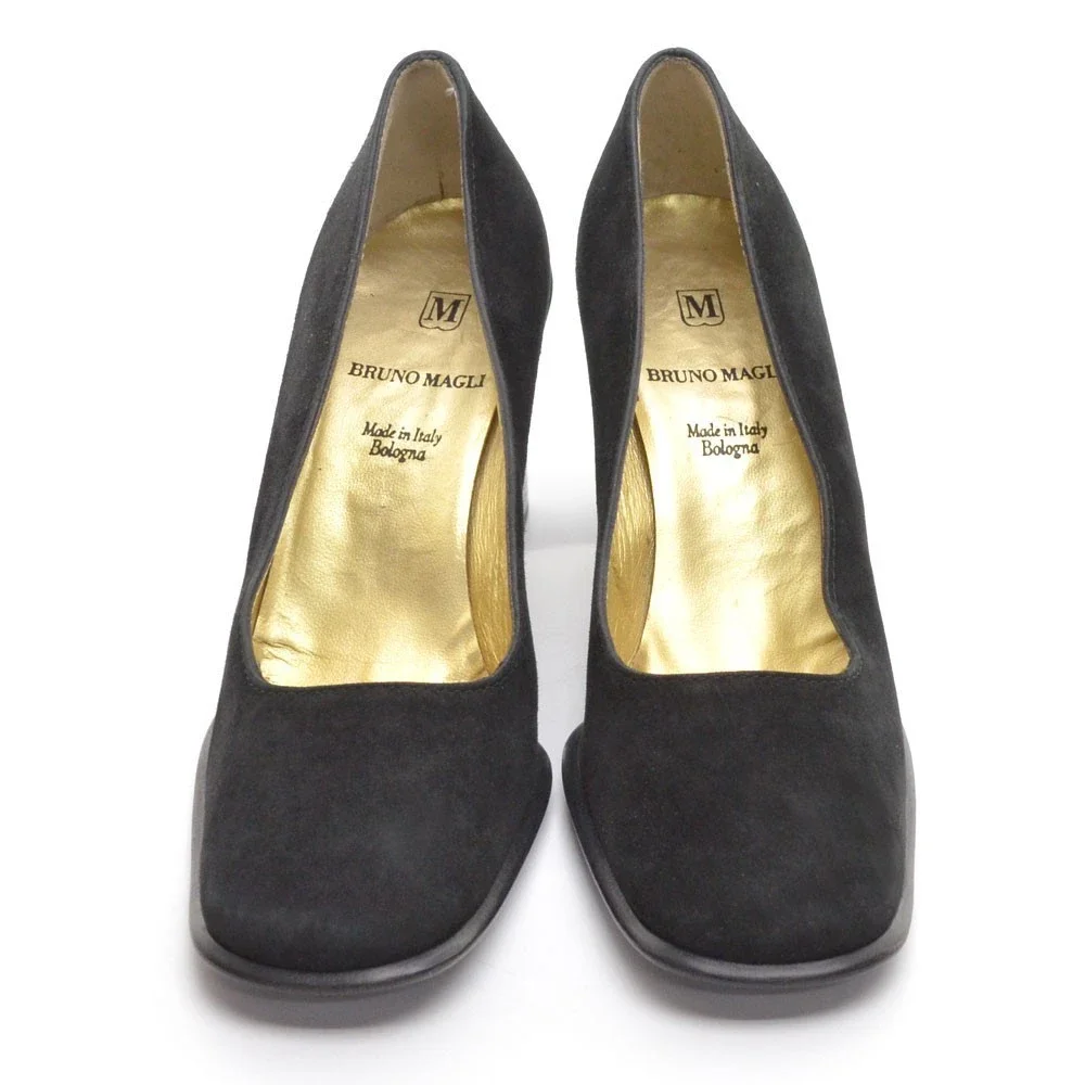 Bruno Magli Black Suede Round Toe Pumps 8.5 AAA New